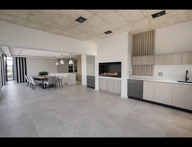 4 BEDROOM HOUSE FOR SALE IN MIDSTREAM ESTATE